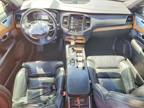 YV4A22PL2J1333156 2018 VOLVO XC90 - Image 8