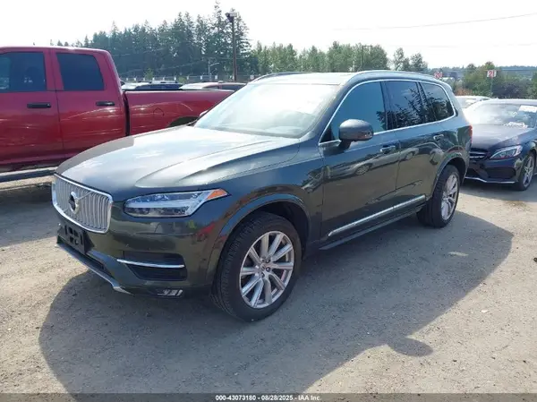 YV4A22PL2J1348515 2018 VOLVO XC90 - Image 2