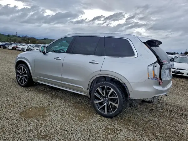 YV4A22PL2J1362611 2018 VOLVO XC90 - Image 2