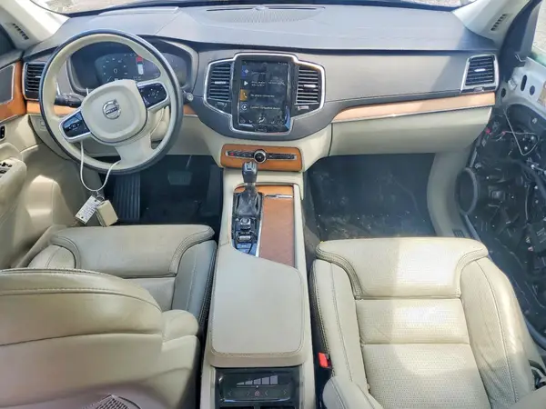 YV4A22PL2J1372913 2018 VOLVO XC90 - Image 8
