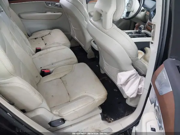 YV4A22PL2J1377688 2018 VOLVO XC90 - Image 8