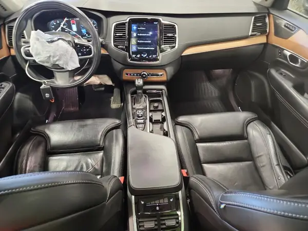 YV4A22PL2K1466470 2019 VOLVO XC90 - Image 8