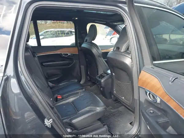 YV4A22PL2K1470860 2019 VOLVO XC90 - Image 8