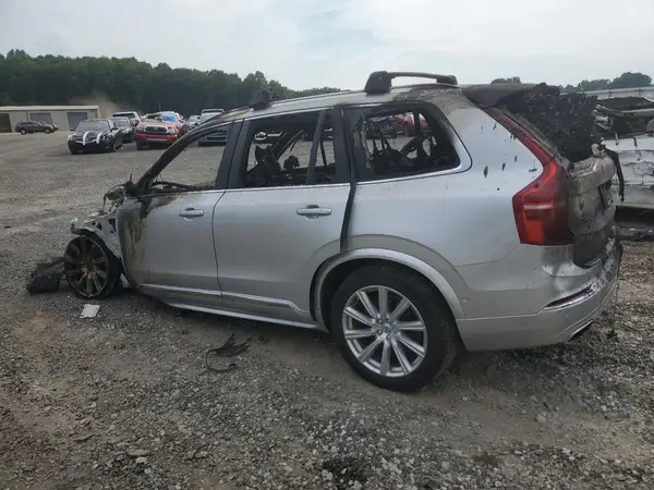 YV4A22PL2K1486136 2019 VOLVO XC90 - Image 2