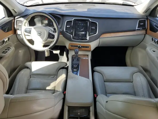 YV4A22PL2K1494401 2019 VOLVO XC90 - Image 8