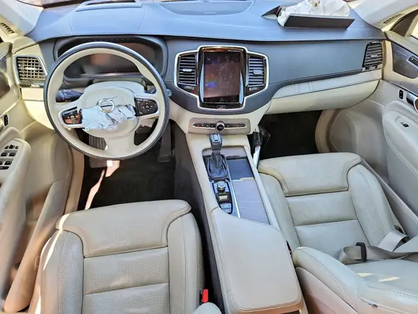 YV4A22PL2M1672701 2021 VOLVO XC90 - Image 8
