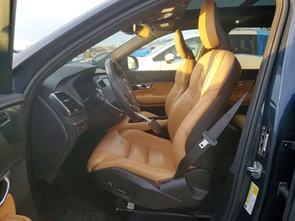2022 VOLVO XC90 auction photo 7