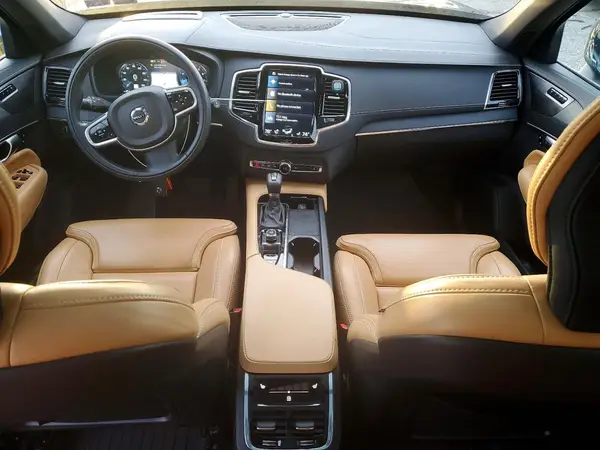 2022 VOLVO XC90 auction photo 8