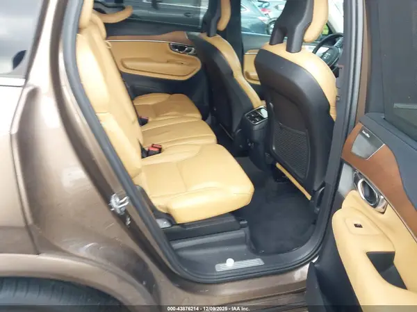 YV4A22PL3G1048104 2016 VOLVO XC90 - Image 8