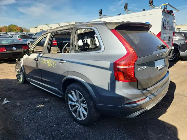 YV4A22PL3G1050788 2016 VOLVO XC90 - Image 2