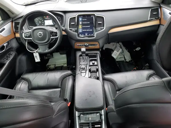 YV4A22PL3H1163240 2017 VOLVO XC90 - Image 8