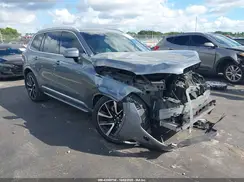 YV4A22PL3H1166333 2017 VOLVO XC90