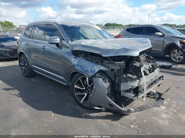 YV4A22PL3H1166333 2017 VOLVO XC90 - Image 1