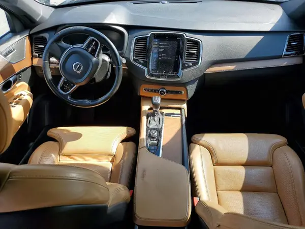 YV4A22PL3J1192114 2018 VOLVO XC90 - Image 8