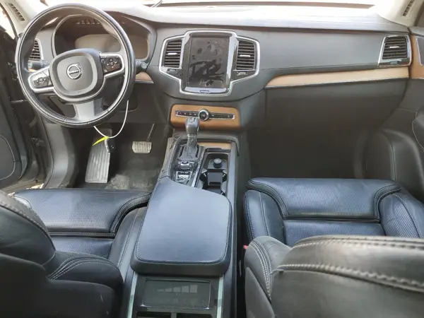 YV4A22PL3J1194476 2018 VOLVO XC90 - Image 8