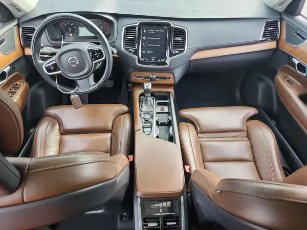 YV4A22PL3J1356896 2018 VOLVO XC90 - Image 8