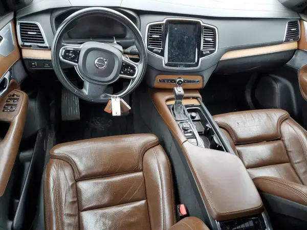 YV4A22PL3J1359717 2018 VOLVO XC90 - Image 8