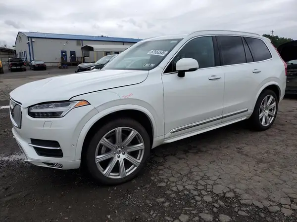 YV4A22PL3J1359765 2018 VOLVO XC90 - Image 1