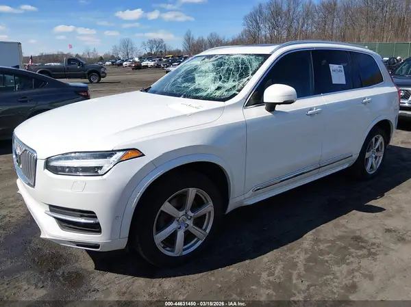 YV4A22PL3J1367865 2018 VOLVO XC90 - Image 2
