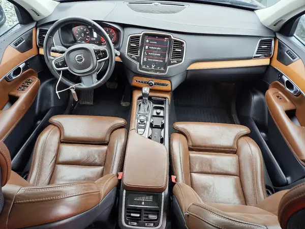 YV4A22PL3K1430772 2019 VOLVO XC90 - Image 8