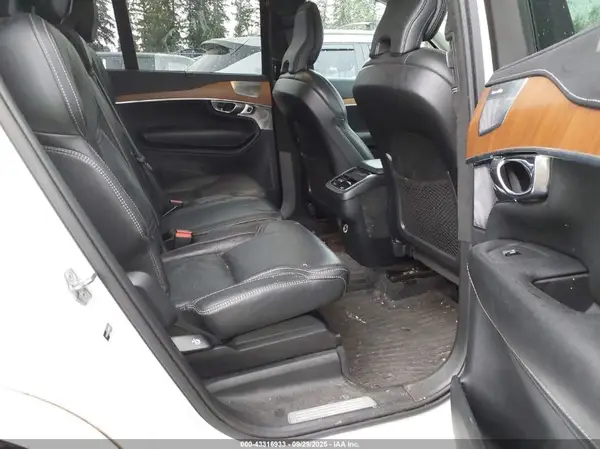 YV4A22PL3K1466932 2019 VOLVO XC90 - Image 8