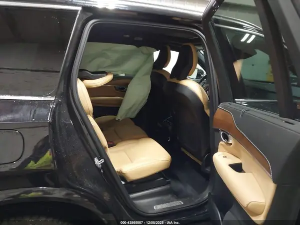 YV4A22PL3K1484119 2019 VOLVO XC90 - Image 8