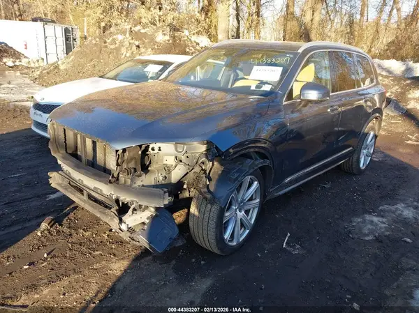 YV4A22PL3K1497856 2019 VOLVO XC90 - Image 2