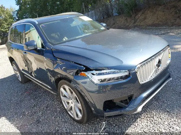 YV4A22PL3K1506944 2019 VOLVO XC90 - Image 1