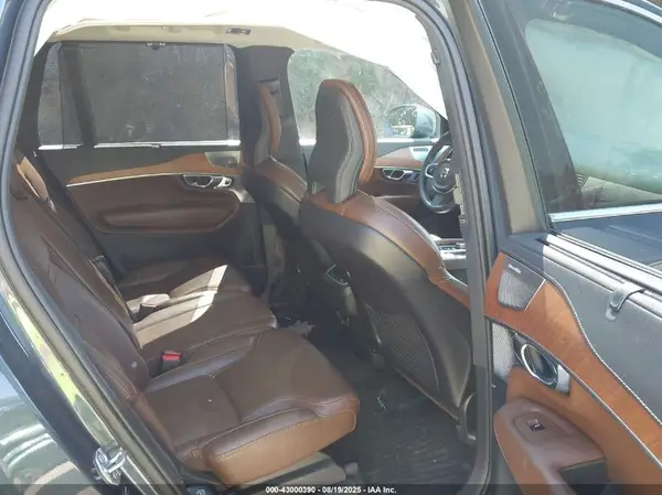 YV4A22PL3K1506944 2019 VOLVO XC90 - Image 8