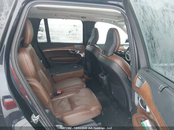 YV4A22PL3K1513053 2019 VOLVO XC90 - Image 8