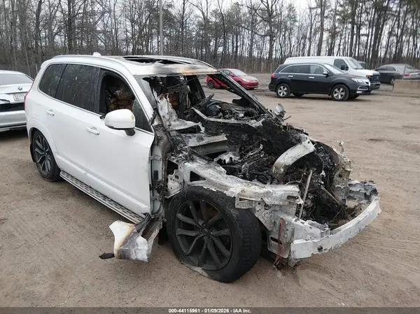 YV4A22PL4G1016651 2016 VOLVO XC90 - Image 1
