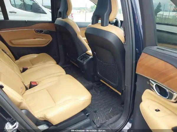 YV4A22PL4G1022501 2016 VOLVO XC90 - Image 8