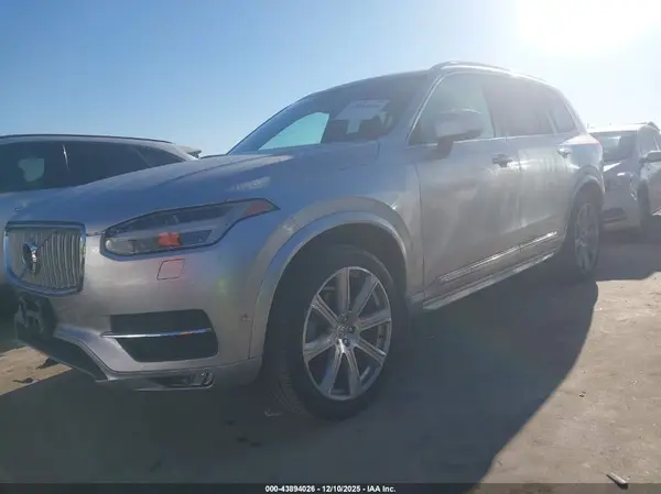 YV4A22PL4G1052677 2016 VOLVO XC90 - Image 2