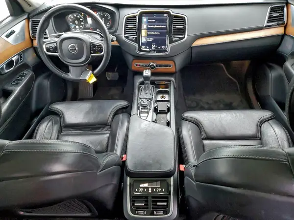 YV4A22PL4H1166308 2017 VOLVO XC90 - Image 8