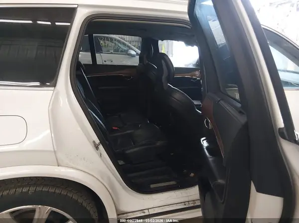 YV4A22PL4J1199797 2018 VOLVO XC90 - Image 8