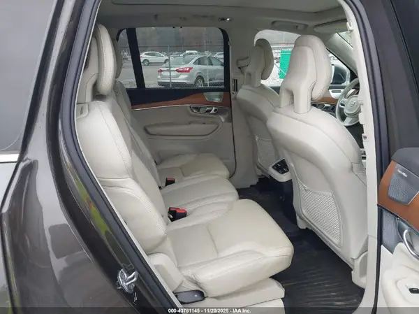 YV4A22PL4J1207297 2018 VOLVO XC90 - Image 8