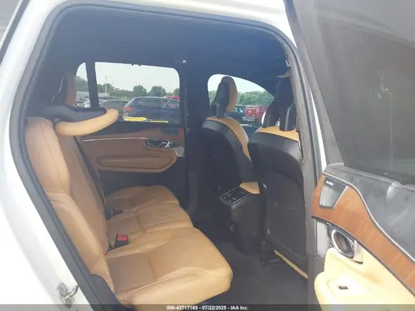 YV4A22PL4J1216453 2018 VOLVO XC90 - Image 8