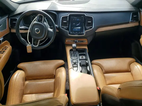 YV4A22PL4J1372511 2018 VOLVO XC90 - Image 8