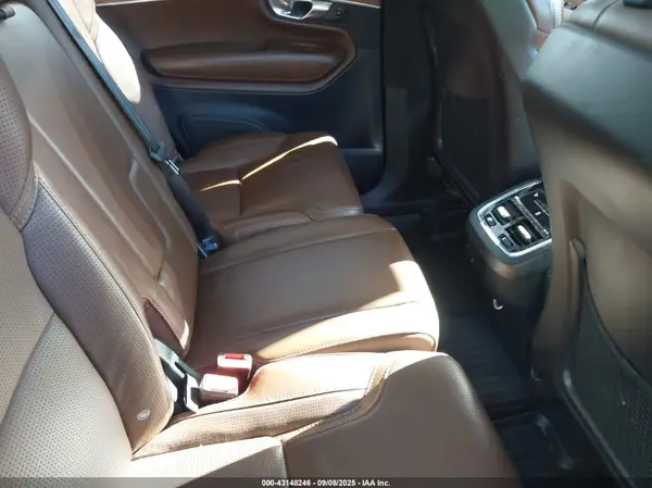 YV4A22PL4J1386540 2018 VOLVO XC90 - Image 8