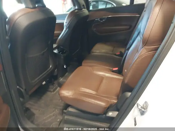 YV4A22PL4K1442932 2019 VOLVO XC90 - Image 8