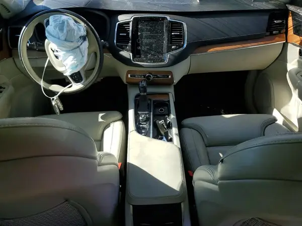 YV4A22PL4K1445703 2019 VOLVO XC90 - Image 8