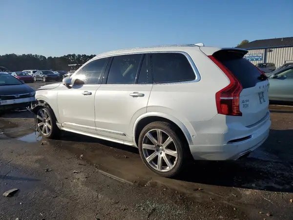 YV4A22PL4K1478250 2019 VOLVO XC90 - Image 2