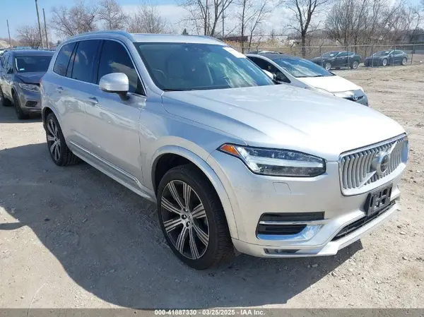 YV4A22PL4N1790539 2022 VOLVO XC90 - Image 1