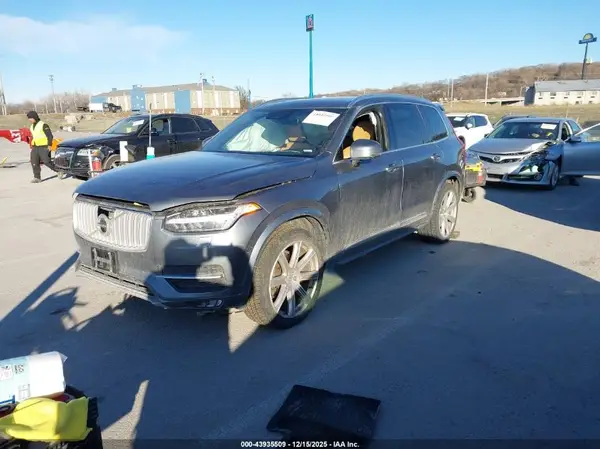 YV4A22PL5G1025102 2016 VOLVO XC90 - Image 2