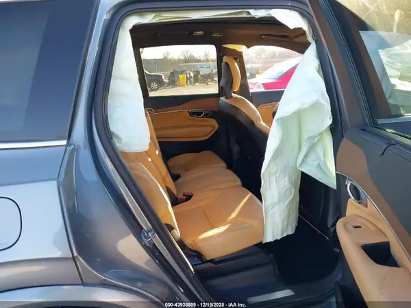 YV4A22PL5G1025102 2016 VOLVO XC90 - Image 8