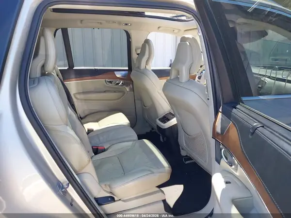 YV4A22PL5G1038383 2016 VOLVO XC90 - Image 8