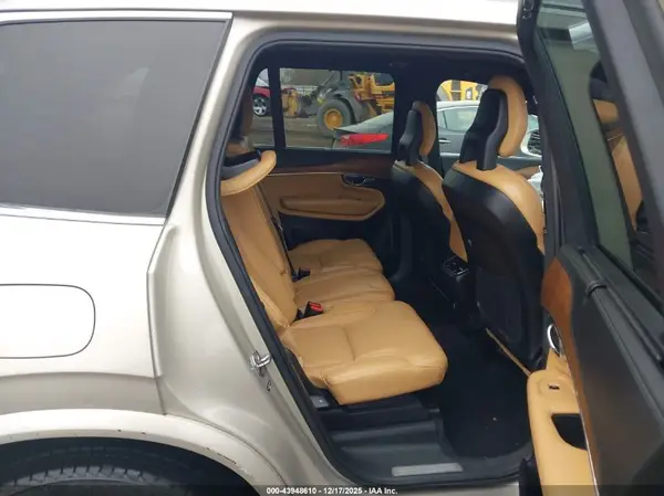 YV4A22PL5G1057578 2016 VOLVO XC90 - Image 8