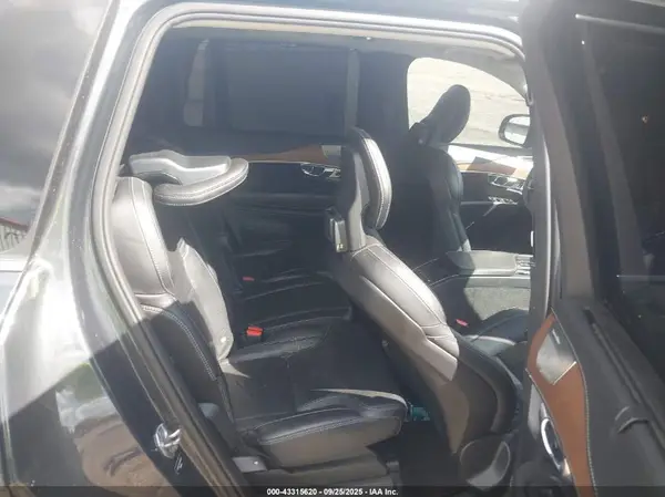 YV4A22PL5H1119787 2017 VOLVO XC90 - Image 8