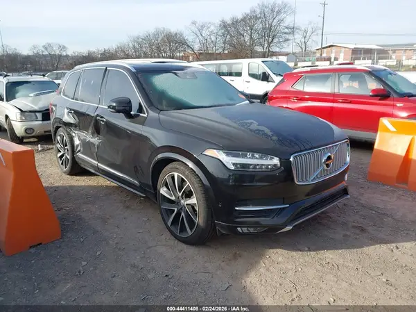 YV4A22PL5J1197265 2018 VOLVO XC90 - Image 1