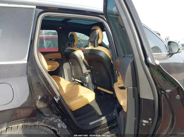 YV4A22PL5J1197265 2018 VOLVO XC90 - Image 8